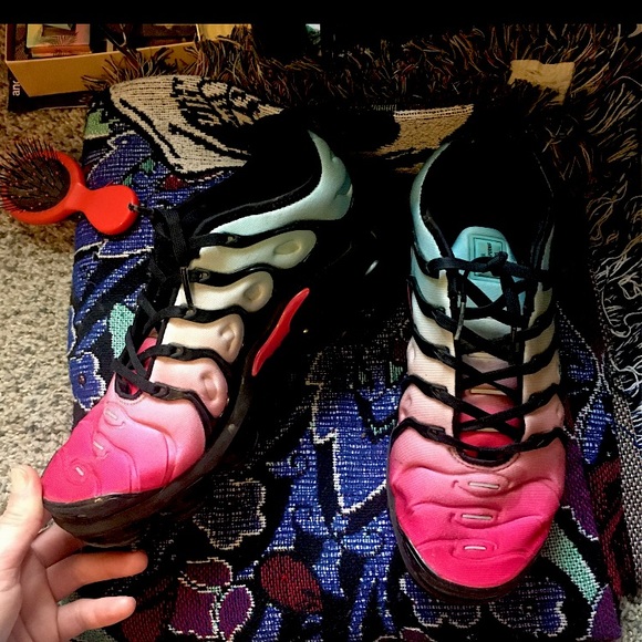 Nike Vapor Max Plus (Women’s 7.5) - Picture 2 of 3
